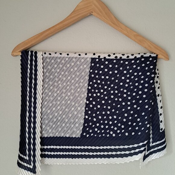 ❤️Retro Navy & White Polka Dot Pleated Scarf - Picture 10 of 11